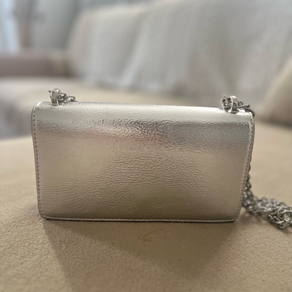 Metallic Minimalist Chain Flap Square Bag - Picture 6 of 6